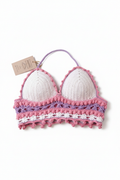 Top bojo crochet branco com detalhes em rosa da Kukini Co., peça feminina confortável e estilosa em crochê.