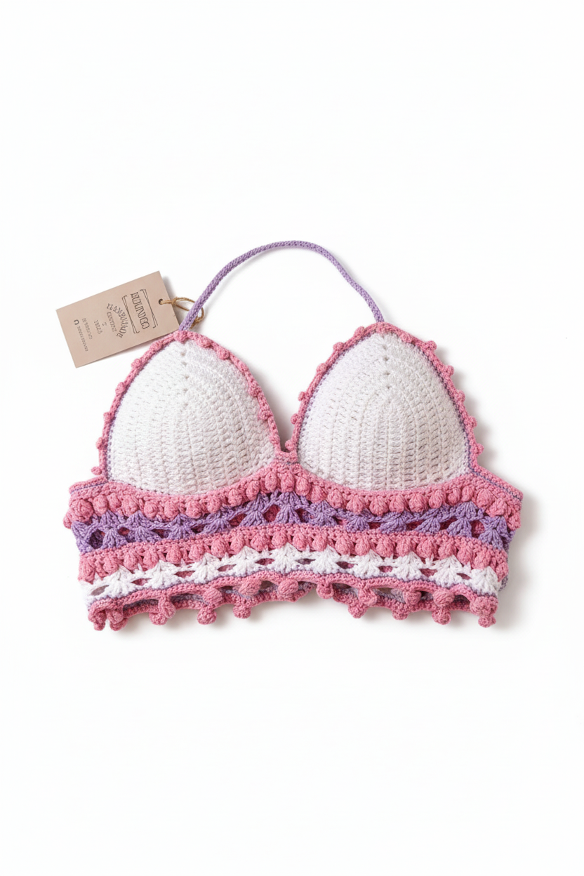 Top bojo crochet branco com detalhes em rosa da Kukini Co., peça feminina confortável e estilosa em crochê.