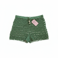 Calções de crochet vazado verde da Kukini Co., com detalhes em tecido leve e acabamento confortável.