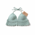 Top crochet halter verde menta com barra ondulada da Kukini Co., detalhe de crochê e acabamento na barra.