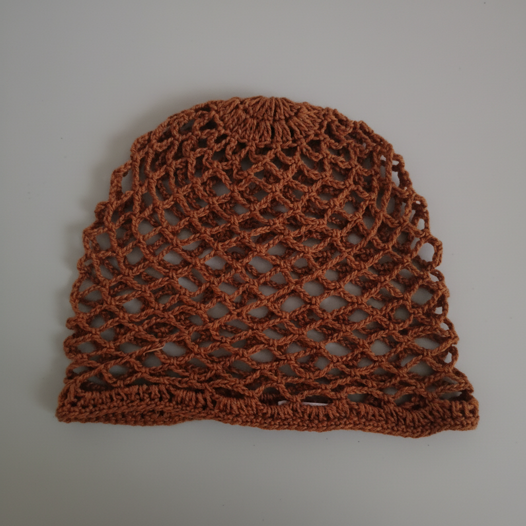 Acessório de cabeça em terracota da Kukini Co., com detalhes artesanais e acabamento natural, ideal para looks elegantes e boho.