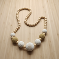 Colar Crochet Branco e Beje