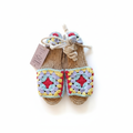 Sandália espadrille crochet multicolor Granny Square da Kukini Co., com sola de fibra natural e detalhes coloridos.