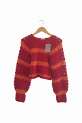 Sweater vermelho laranja fundo branco